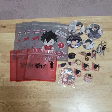 쿠로오 테츠로 아크릴 키링 캔뱃지 세트
