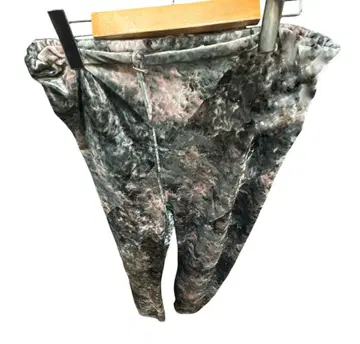 [ 가격 인하 가능 ] PERVERZE 벨로아 팬츠