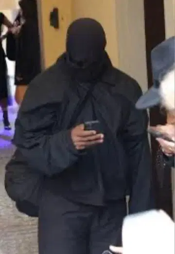 yeezy unreleased nylon bag 나일론 백 Ye