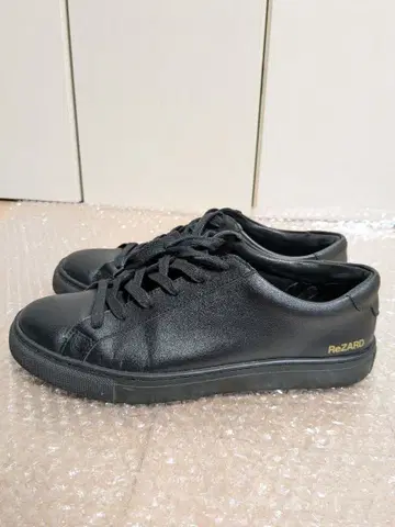 ReZARD 블랙 가죽 스니커즈 25cm