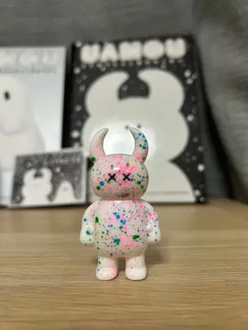 그래피티 우아모우 (화이트 아이타)