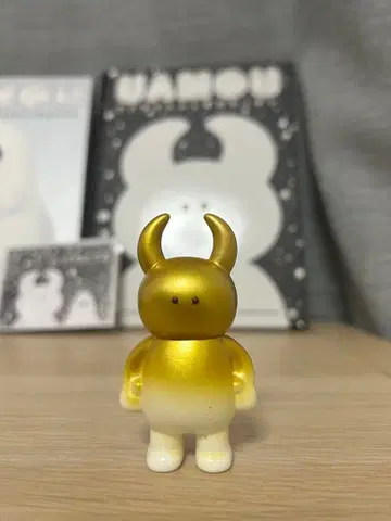 골드 그라데이션 우아모우?