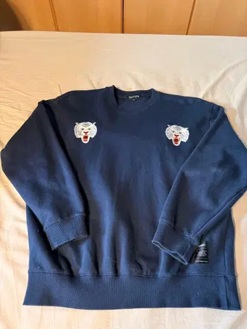 430/화이트 타이거 크루넥 맨투맨/네이비 M