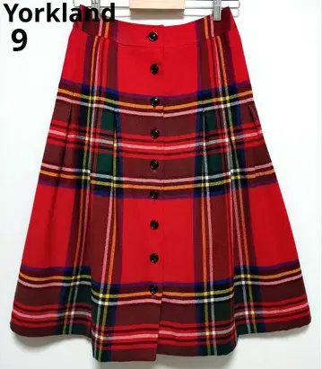 요크랜드 Yorkland 프론트 버튼 체크 스커트 새상품급 사이즈 9
