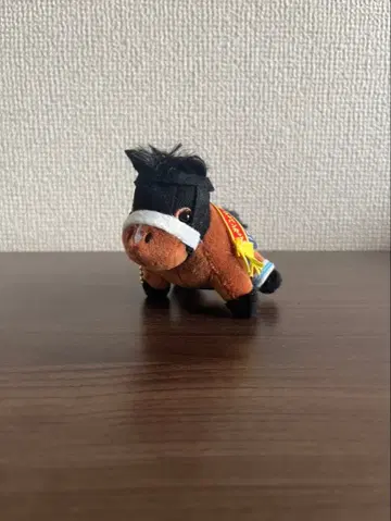 서러브레드 컬렉션 아몬드 아이 경마 레어