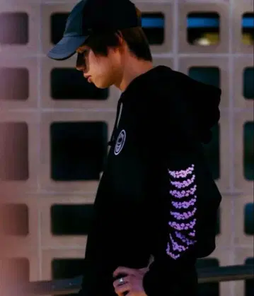 SPITFIRE 스피트파이어 호리고메 유토 후드티 체리 블라썸 벚꽃