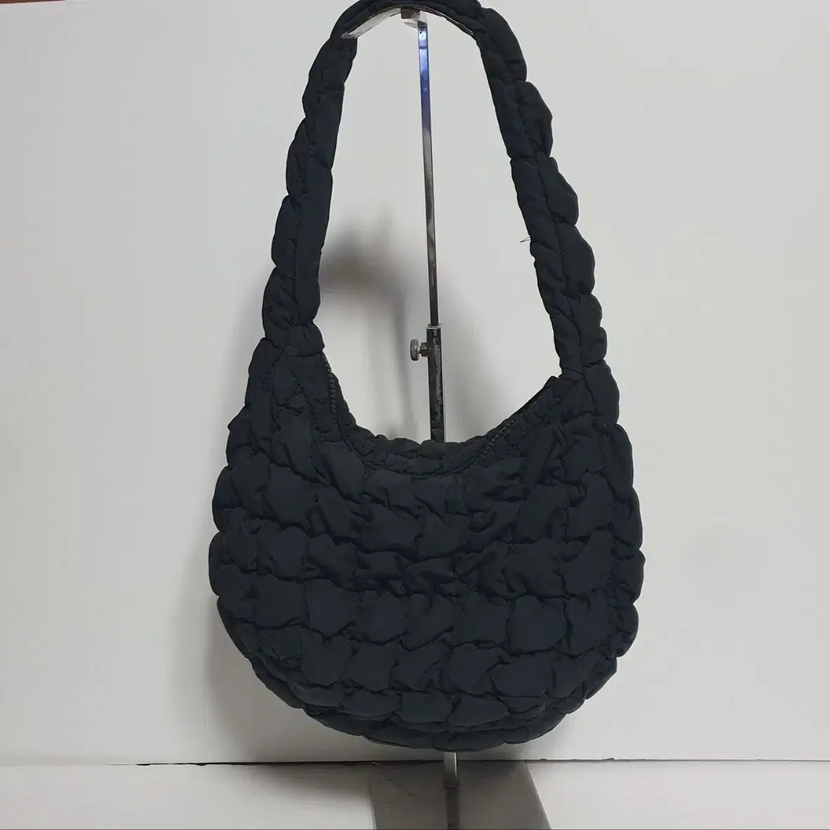 Cos High Shine Shoulder Bag (Navy) Mini on Bunjang Global Site.
