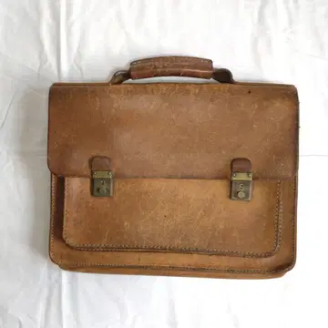 브라운 가죽 학생 백 빈티지 쇼와