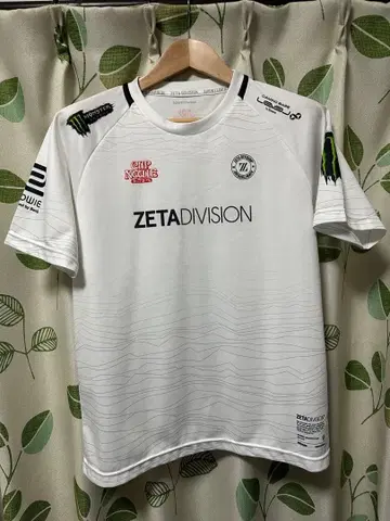 ZETA DIVISION 화이트 유니폼