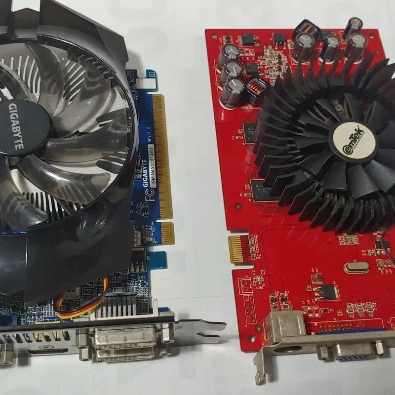 고장 구형 그래픽카드 2종 (GTX650,7600GT) 팝니다..
