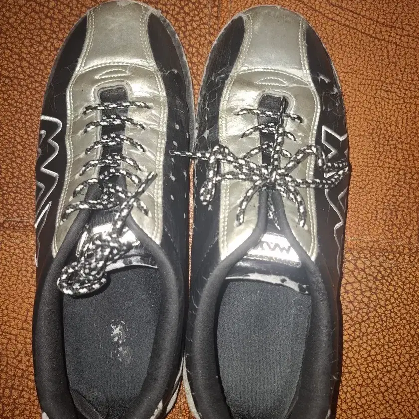 Max Rise MAX RISE Bowling Shoes 280 on Bunjang Global Site.