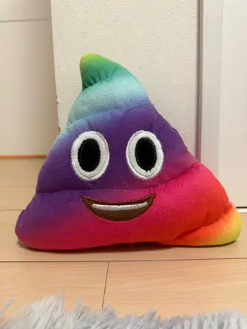 레인보우 컬러 똥 모양 봉제 인형