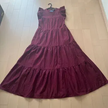 택 포함 미사용 새상품 유니버셜 레드 티어드 원피스