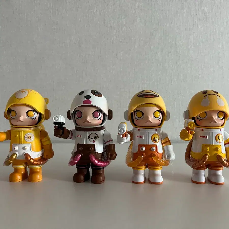 Pop Mart Mega Space Molly Series 4 Secret Angel | Bunjang Global
