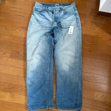 AURALEE 셀비지 페이디드 헤비 데님 2025