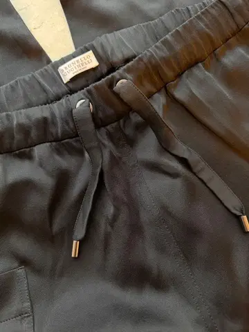 Brunello Cucinelli 블랙 슬랙스 44 사이즈