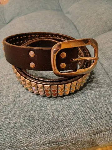 스터드 장식 가죽 벨트 전체 길이 118cm