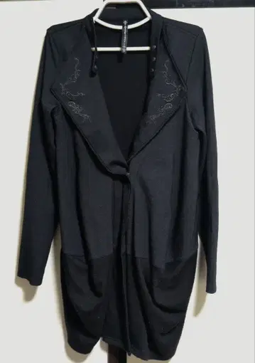 Ozz croce 절개 드레이프 자켓