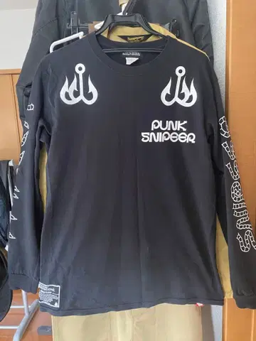 스나이퍼 x 펑크드렁커 콜라보 롱T PUNKSNIPEER M