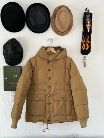 TROPHY Sportswear 다운 자켓 베이지 38