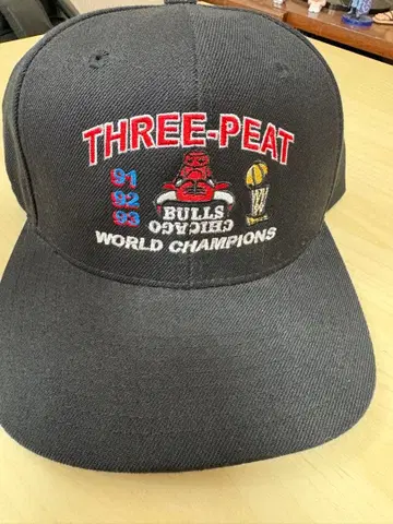 시카고 불스 THREE-PEAT 캡