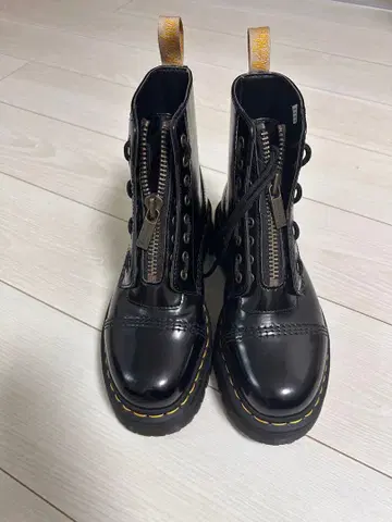 닥터 마틴 지퍼 부츠 블랙 (비건 싱클레어)