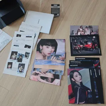 LE SSERAFIM First Moment in Your Hands | 브랜드 중고거래 플랫폼