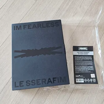 LE SSERAFIM First Moment in Your Hands | 브랜드 중고거래 플랫폼