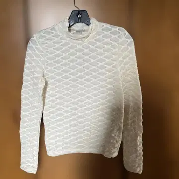 HENRIK VIBSKOV 화이트 상의