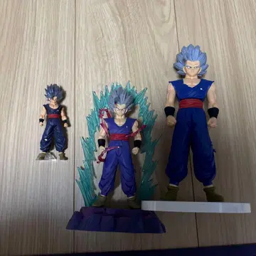 드래곤볼 손오반 비스트 피규어