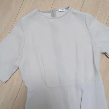 [ 가격 인하 중 ] 로에프 백 새틴 펜슬 원피스