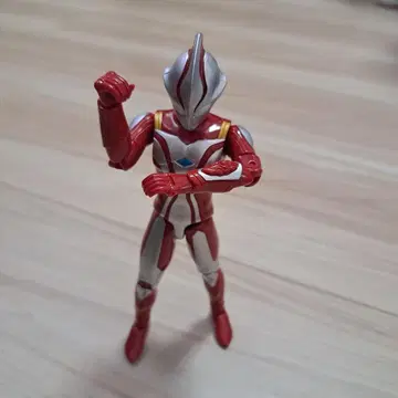 울트라맨 메비우스 울트라 액션 피규어 적은