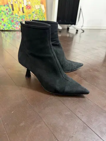 지미추 블랙 스웨이드 숏부츠 37 23.5 새상품급