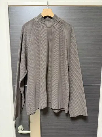 ssstein stein 플리츠 풀오버 니트