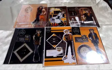 트위스테 아크릴 스탠드 라기