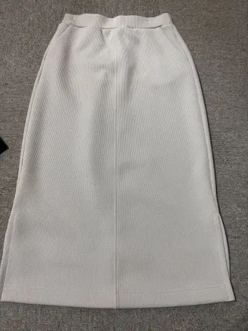 안나 켈리 타이트 스커트