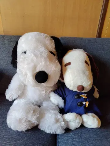 스누피 봉제 인형 4세트와 원형 방석