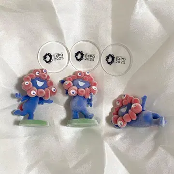 미야쿠미야쿠 플로키 피규어