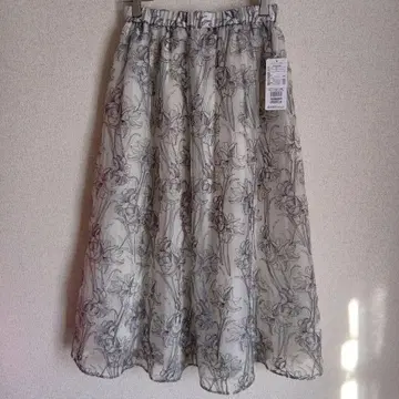 미사용 Comme ca Mature 플라워 자수 스커트 정가 16800엔