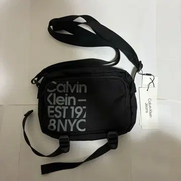 새상품 캘빈클라인 바디백 K50K510382 남성용 블랙