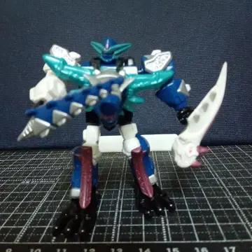 추억의 헤이세이 특촬물 [폭룡전대 아바렌쟈] 바쿠렌오 피규어