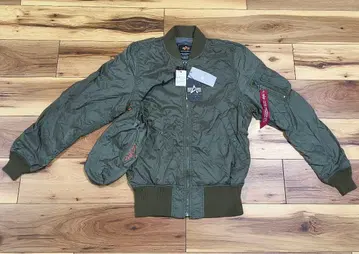 새상품 ALPHA INDUSTRIES x BEAMS / 별주 MA-1