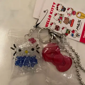 HELLO KITTY 로리즈팜 me 비즈 키링