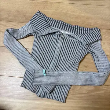 InstantFunk 오프숄더 집업 니트 그레이