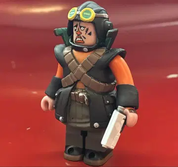 [ 다운타운 ] 큐브릭 디자이너 피규어 메디콤토이