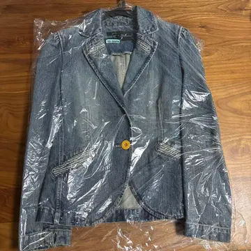 마크제이콥스 데님 자켓 주말 가격 인하 중
