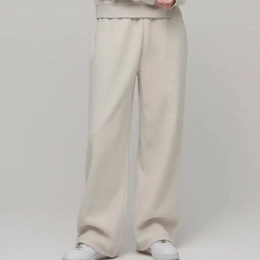 パンツ everyone boa fleece pants (NAVY) everyone boa fleece pants (NAVY) on Bunjang Global Site.