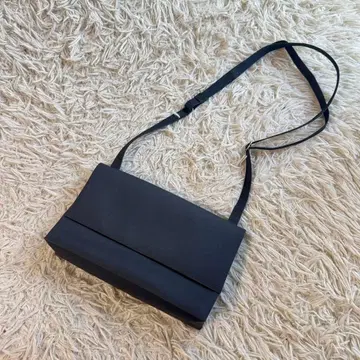 [새상품급] 아에타 나일론 스퀘어 숄더 백 블랙