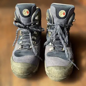 여름 산 시즌 특가! 캐러밴 Vibram 등산화 그레이 하이컷