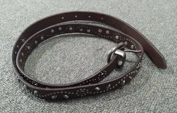 HTC 내로우 벨트 플라워 스터드